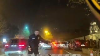 Polis sərxoşluğa görə saxladığı sürücünü qorxutdu: "Səni həbsə atdıraram"  - VİDEO