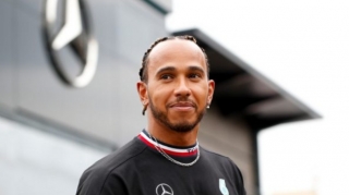 "Mercedes"  Hemiltonla yeni müqavilə imzaladı