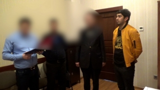 Bakıda 36 yaşlı kişi özünü bıçaqladı