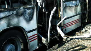 Avtobus dərəyə yuvarlandı: 15 ölü, xeyli yaralı var 