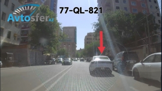 Öz rahatlığını düşünən sürücü digərlərinə narahatlıq yaratdı  - VİDEO