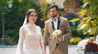 Azərbaycanın ən yaraşıqlı oğlanı polis qızla evləndi - VİDEO