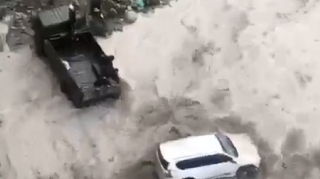 İsmayıllıya qonaq gələn xarici vətəndaşın maşınını sel apardı  - VİDEO - YENİLƏNİB