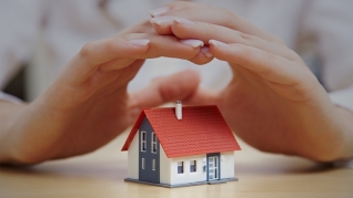 Sənədsiz evlər problemi əmlakın icbari sığortası məsələsini qəlizləşdirir: Çıxış yolu nədədir? 