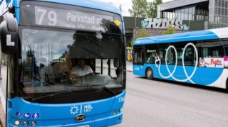 Sərxoş kişi sərnişinləri olan avtobusu qaçırdı 