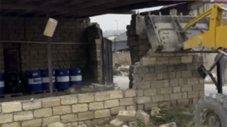 Binəqədidə obyekt söküldü - VİDEO