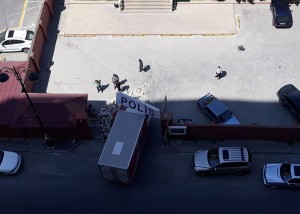 Bakıda yük maşını polis şöbəsinin darvazasına çırpılıb - FOTO