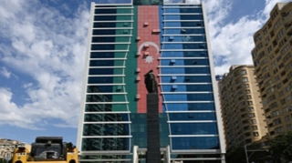 “Azad qadın” heykəli sökülür? - Açıqlama   - FOTO