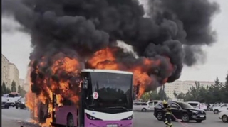 Sumqayıtda avtobus yandı - VİDEO - YENİLƏNİB