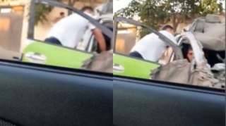 Paytaxtda "Toyota Prius" markalı maşın qəzaya düşdü, damı qopdu - VİDEO 