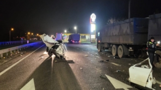 “Lada” və “KamAz” toqquşdu, ölən və yaralananlar var 