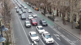 На каких улицах Баку 5 марта наблюдаются транспортные заторы? 