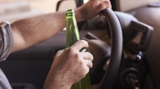 Sərxoş sürücü elə bildi ki, hamı onun yoluna çıxır – POLİS ÇAĞIRDI 