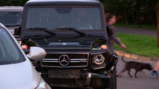 “Gelandewagen” iki avtomobillə toqquşdu;  yaralılar var - FOTO 