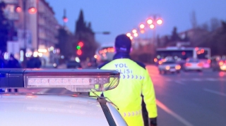 Yol polisində işə düzəltmək adıyla 25 min rüşvət alan QHT sədri həbs edildi - FOTO 