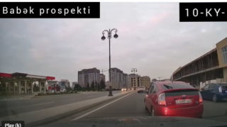 Babək prospektində "hoqqa verən" "Prius" sürücüsü  - VİDEO