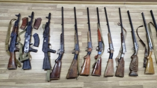 Polis bu dəfə 79 tüfəng, 10 avtomat aşkarladı 