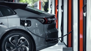 Çin 10 ildə elektromobil bazarının qlobal liderinə çevrildi 