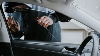 Bakıda "BMW"  oğurlanıb