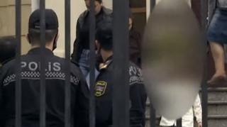 Bakıda polis arvadını uşaqlarının gözü qarşısında güllələyib - VİDEO 