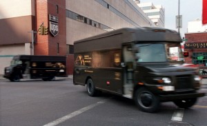 UPS anbarından 400-ə yaxın silah oğurlanıb