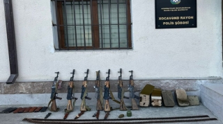 Xocavənddə 7 avtomat, 2 qumbara tapılıb  - VİDEO - FOTO