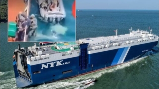 Husilərin Qırmızı dənizdə yük gəmisini ələ keçirmələrinin görüntüləri yayıldı - VİDEO 