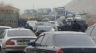 В Армении протестующие перекрыли ведущую к границе с Грузией дорогу  - ВИДЕО