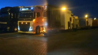 Грузовые машины застряли в Бакинском международном морском торговом порту - ВИДЕО 