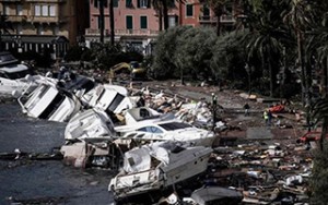 İtaliyada daşqında 17 nəfər öldü - FOTO