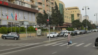 Bakıda bu yolda yeni işıqforlar quraşdırıldı - VİDEO