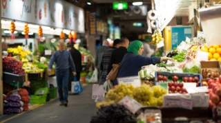 Qonşu ölkədə kilosu 32 qəpiyə SATILIR, bizdə isə 1 ədədi... - VİDEO 