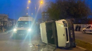 Mikroavtobus avtomobillə toqquşub, 9 nəfər yaralanıb 