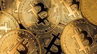 "Bitcoin" 18 faizdən çox ucuzlaşıb