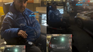 Səkidə parklanan maşın əlilin hərəkətinə maneə yaratdı – 77-UX-158 - VİDEO 