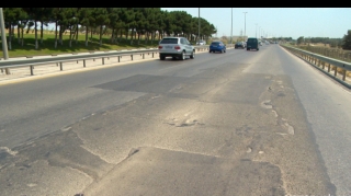 Bu yollardakı vəziyyət sürücüləri qane etmir - VİDEO 