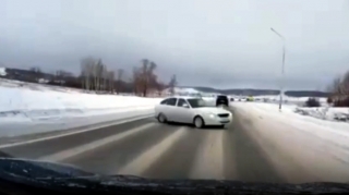 “Priora” ilə qəzaya düşən 20 yaşlı sərnişin hadisə yerində öldü - VİDEO 