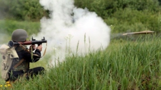 Azərbaycan əsgəri erməni tabor komandirinin maşınını vurdu - FOTO 