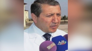 İşdən çıxarılan baş həkim məhkəmə zalında həbs edildi 