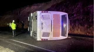 Türkiyədə avtobus aşıb, 38 nəfər xəsarət alıb 