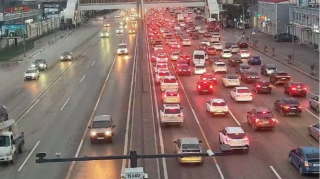 На каких улицах Баку 25 декабря наблюдаются транспортные заторы? - ФОТО