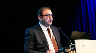 Məktəblilərin yeni testlərlə koronavirusa yoluxmasını yoxlamaq olar - Azərbaycanlı alim 