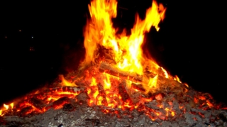 Gəncədə çərşənbə tonqalında bədbəxt hadisə - Yeniyetmə yandı 