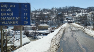 В Лерике из-за снежных лавин прервано сообщение с 20 селами 