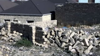 Binədə yol problemi: "Nə taksi, nə də təcili yardım gəlir" - VİDEO 