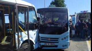 Turistləri daşıyan avtobuslar toqquşdu: Çox sayda yaralı var 