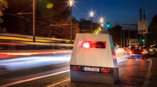 Yeni gülləkeçirməz radarlar quraşdırılır; maşınların növünüə görə sürət limitini biləcək - FOTO 