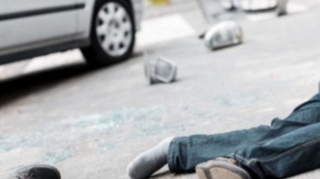 Şəmkirdə piyada qəza zamanı qarşıdan gələn avtomobilə çırpıldı