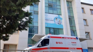 Müəllimlərin olduğu avtomobil dərəyə aşdı  - Ata və oğlunun vəziyyəti ağırdır