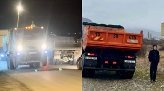 Azyaşlı sürücüdən “riskli şou”: Daşla dolu “KamAZ”ın təkərlərini havaya qaldırdı   - VİDEO